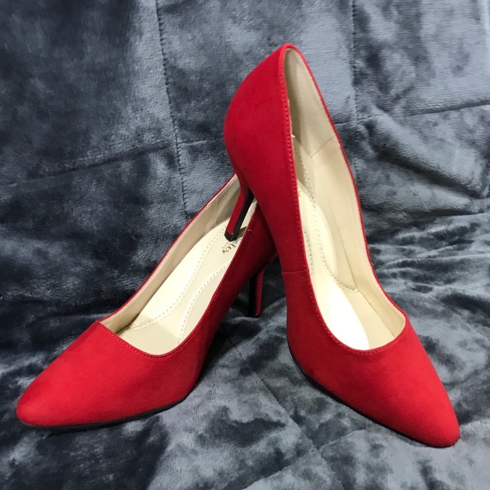 Comfy Soles by Bamboo, Red 3 1/2” Heels